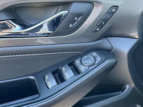 Used 2022 Chevrolet Traverse Premier w/ Redline Edition image 5