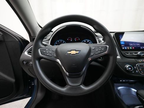 Used 2024 Chevrolet Malibu LT image 4