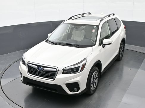 Used 2021 Subaru Forester Premium AWD/4WD image 33