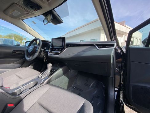 Used 2025 Toyota Corolla LE image 35