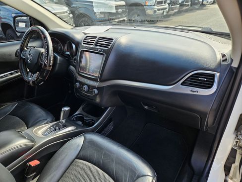 Used 2018 Dodge Journey Crossroad w/ Popular Equipment Group AWD/4WD image 31