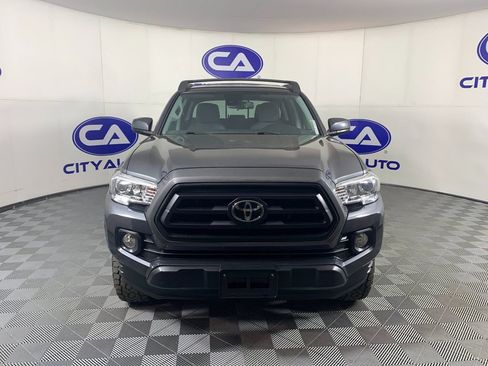 Used 2022 Toyota Tacoma SR5 RWD image 9