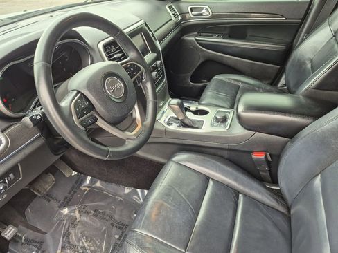 Used 2018 Jeep Grand Cherokee Limited AWD/4WD image 11