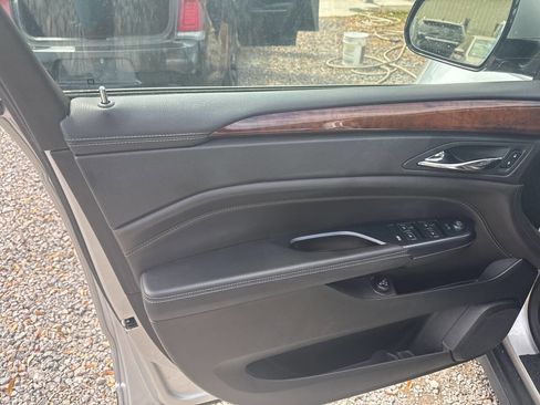 Used 2015 Cadillac SRX Luxury image 11