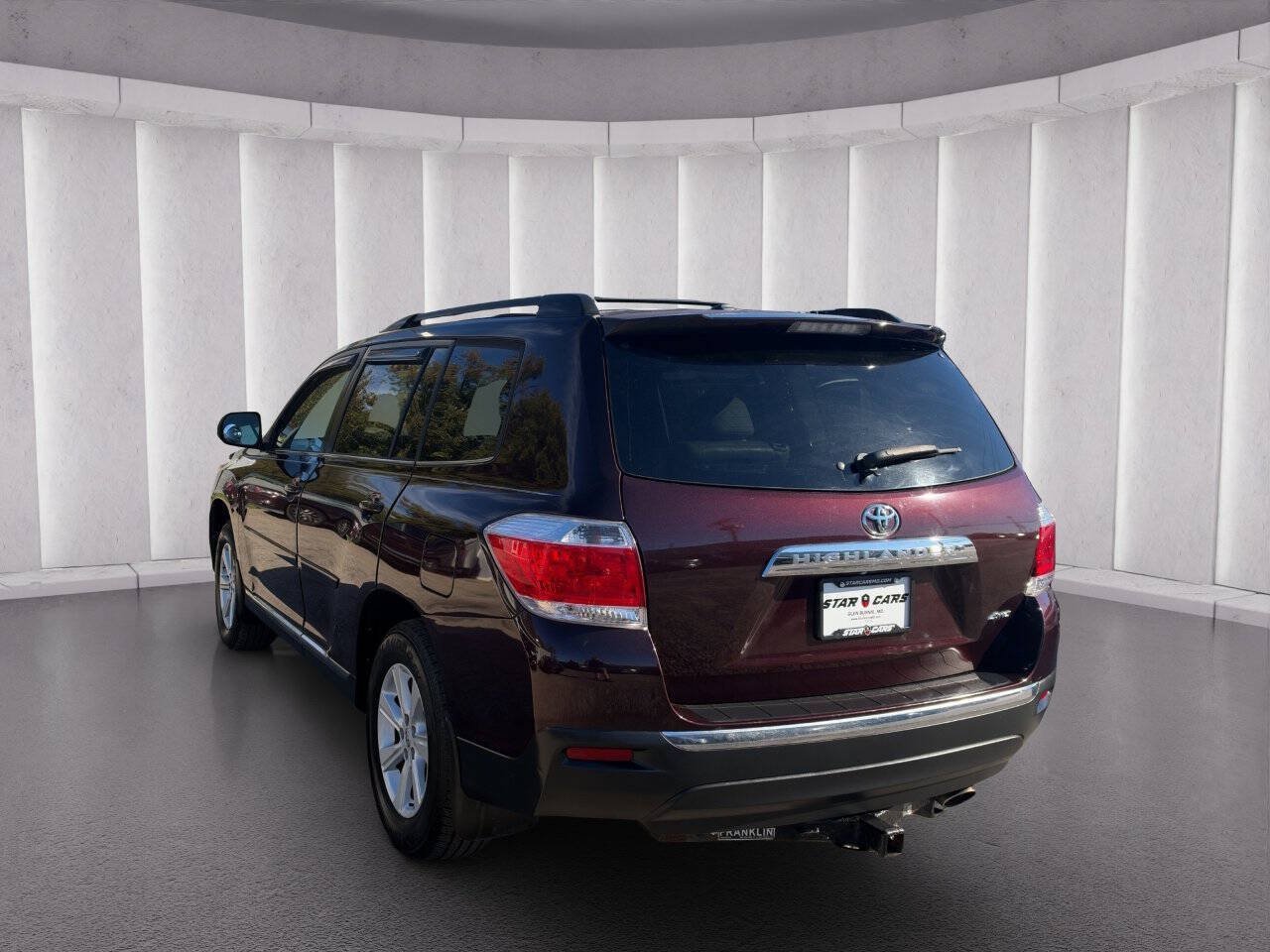 Used 2012 Toyota Highlander SE w/ Tow Pkg AWD/4WD image 3