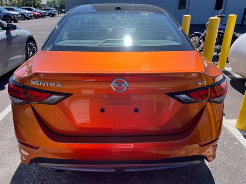 Used 2023 Nissan Sentra SR w/ SR Premium Package FWD image 4