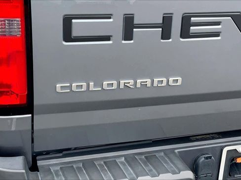 Used 2021 Chevrolet Colorado ZR2 w/ ZR2 Dusk Special Edition AWD/4WD image 10