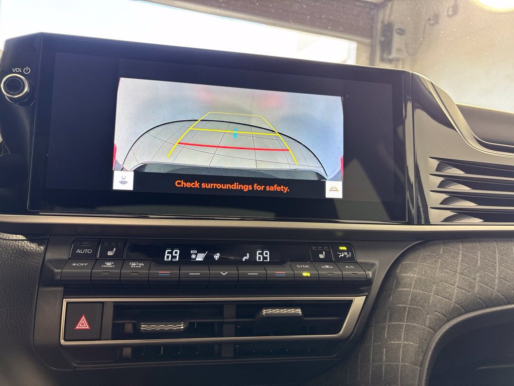 Used 2025 Toyota Camry XLE FWD image 29