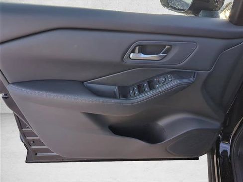 Used 2026 Nissan Rogue SV FWD image 10