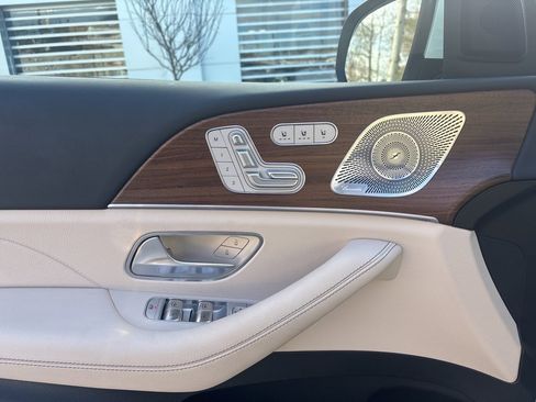 Used 2025 Mercedes-Benz GLS 450 4MATIC image 21