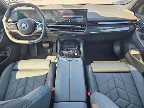 Used 2026 BMW 530i xDrive w/ Premium Package AWD/4WD image 21