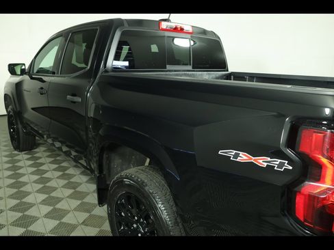 Used 2025 Chevrolet Colorado W/T w/ WT Custom Package image 17