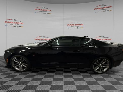 Used 2017 Chevrolet Camaro SS RWD image 4