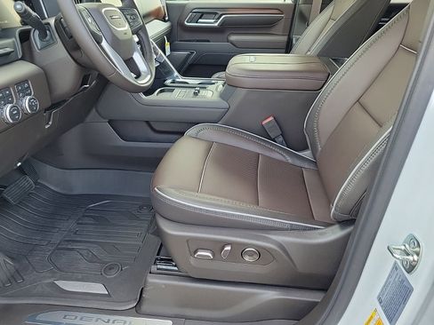 New 2026 GMC Sierra 2500 Denali w/ Denali Reserve Package image 11