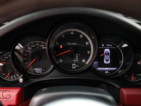 Used 2017 Porsche 911 4 Coupe AWD/4WD image 32