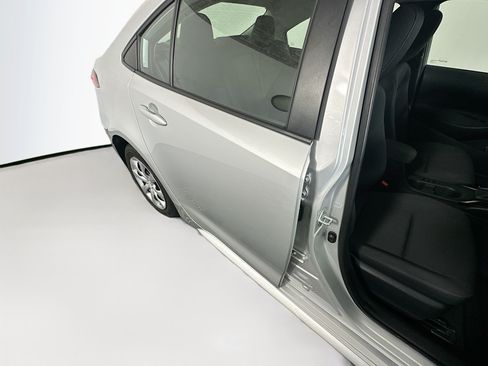 Used 2024 Toyota Corolla LE FWD image 27