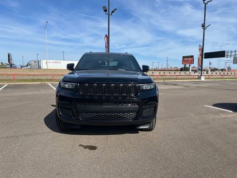 New 2025 Jeep Grand Cherokee L Altitude image 11