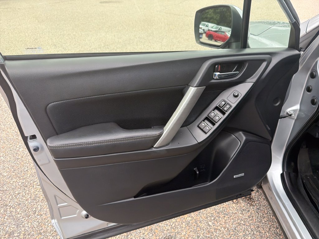 Used 2018 Subaru Forester 2.5i Limited AWD/4WD image 10