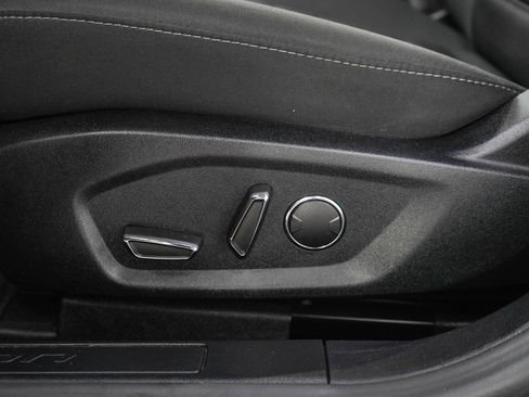 Used 2017 Ford Fusion SE FWD image 25