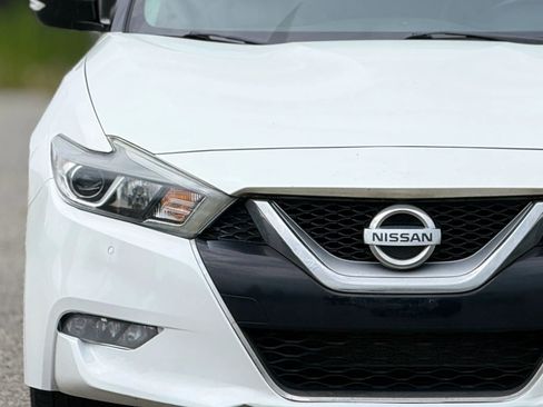 Used 2016 Nissan Maxima SR w/ Midnight Edition FWD image 11