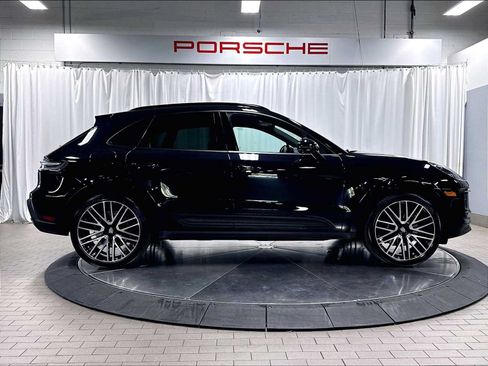 Used 2026 Porsche Macan AWD/4WD image 10