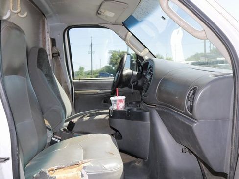 Used 2004 Ford E-350 and Econoline 350 Super Duty image 5