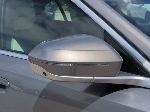 New 2026 BMW i5 eDrive40 w/ Premium Package RWD image 12