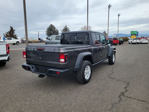 Used 2020 Jeep Gladiator Sport w/ Quick Order Package 24S image 3
