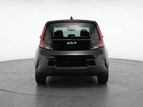 Used 2025 Kia Soul LX w/ LX Technology Package FWD image 7