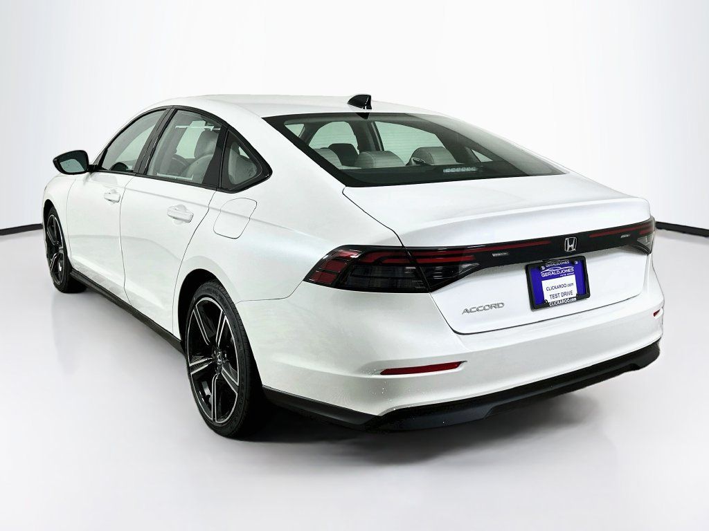 Used 2026 Honda Accord SE image 6