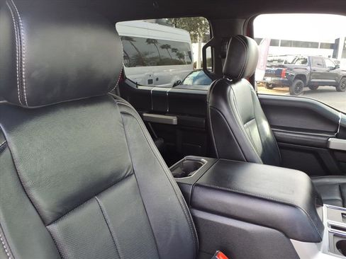 Used 2019 Ford F150 Lariat image 12