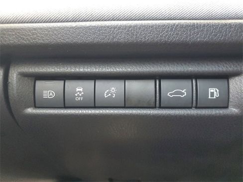 Used 2025 Toyota Camry image 28