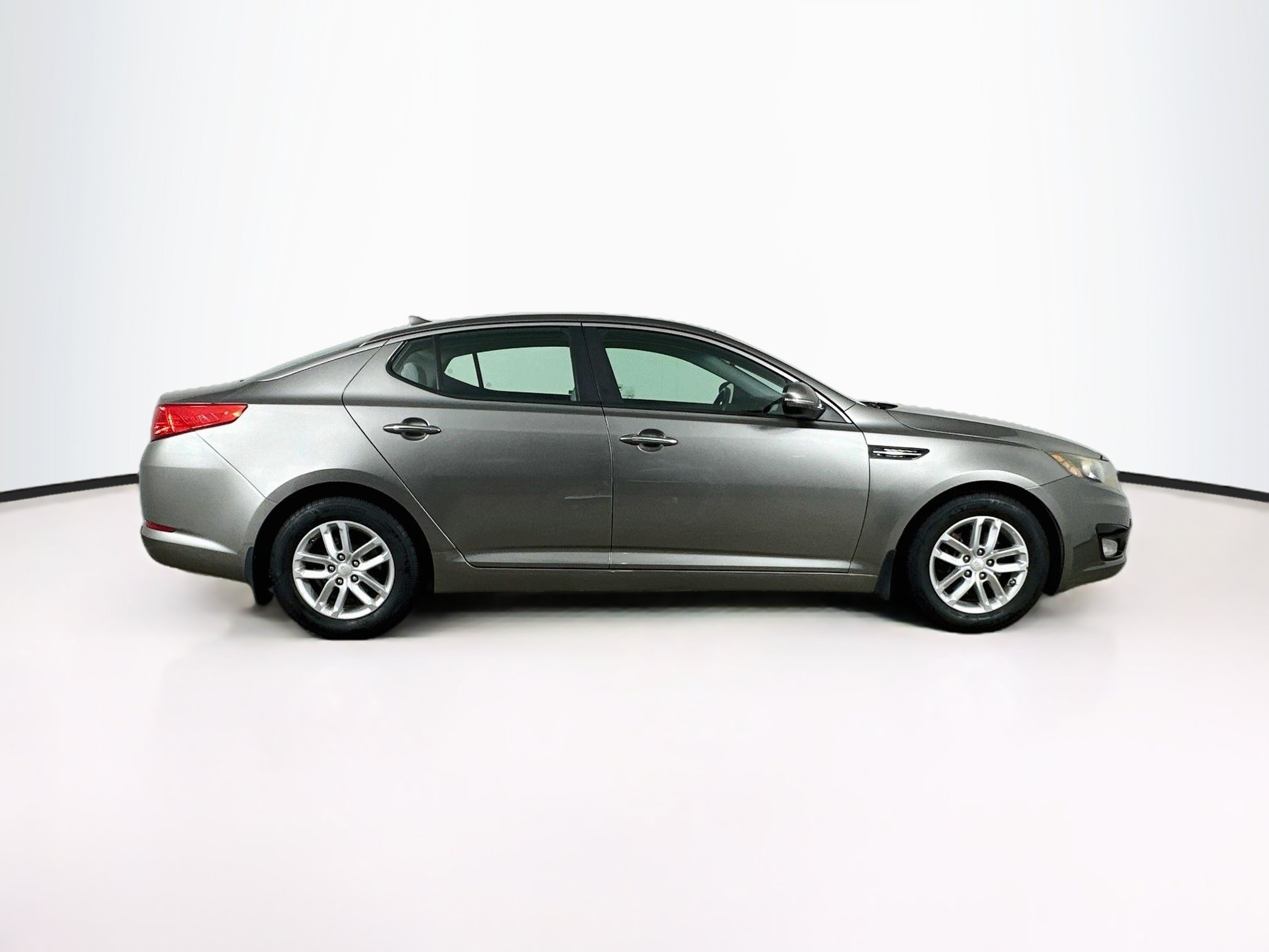 Used 2013 Kia Optima LX FWD image 10