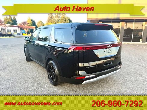 Used 2022 Kia Carnival LX FWD image 6