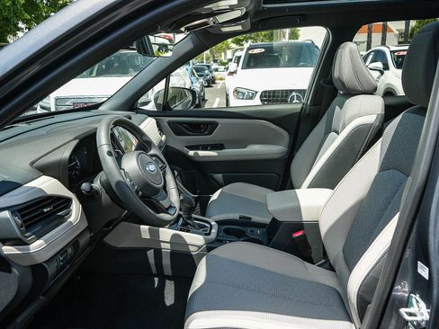 Used 2025 Subaru Forester Premium w/ Convenience Package #1 AWD/4WD image 18