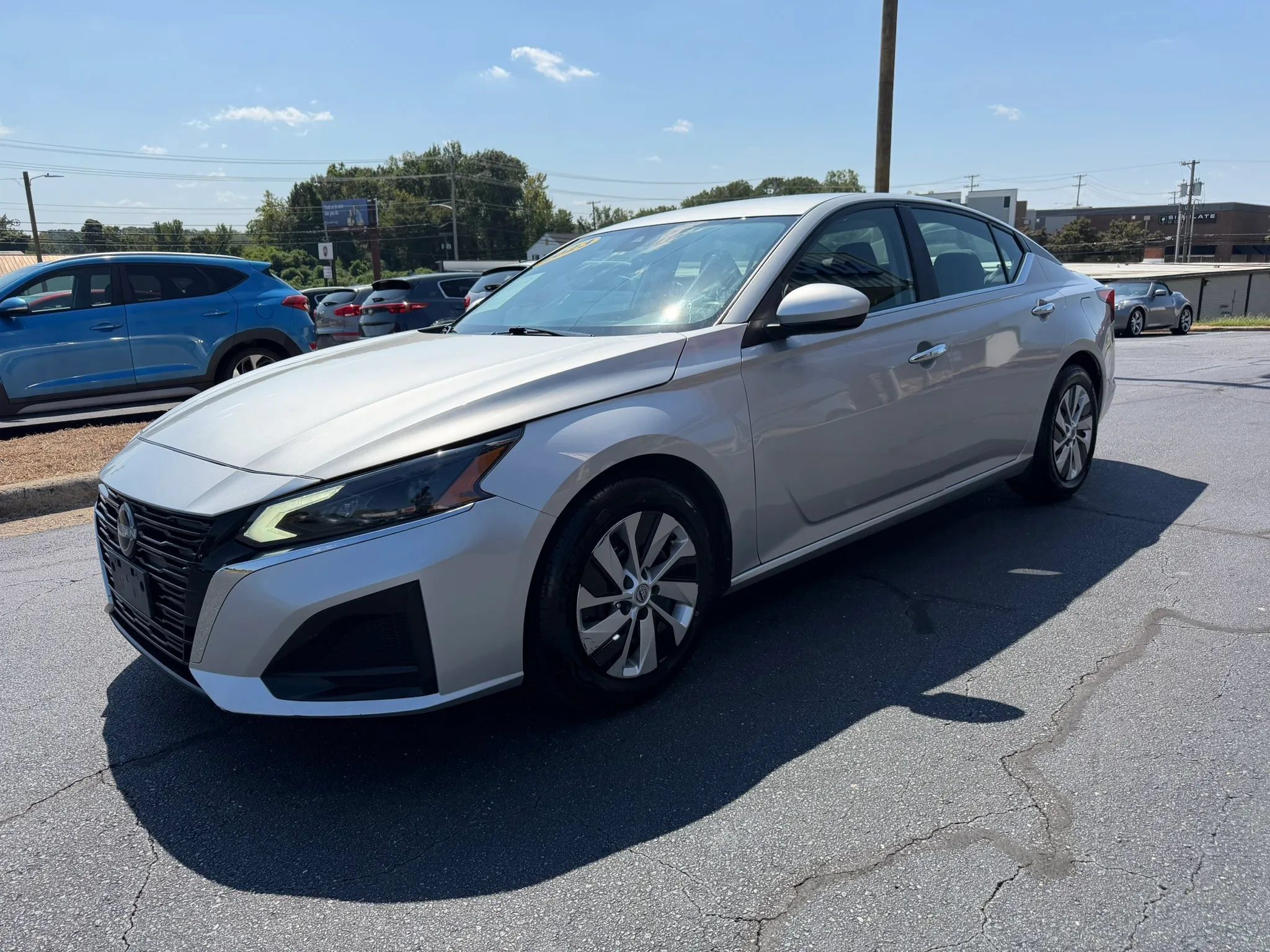 Used 2023 Nissan Altima 2.5 S FWD image 3