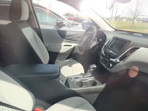 Used 2022 Chevrolet Equinox LT AWD/4WD image 12