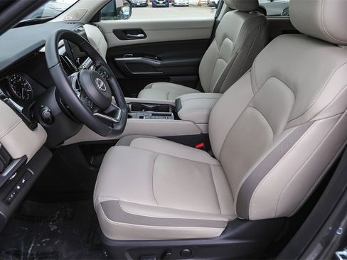 Certified 2024 Nissan Pathfinder SL w/ SL Premium Package image 15