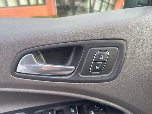 Used 2019 Ford Transit Connect XLT w/ Trailer Tow Package image 35