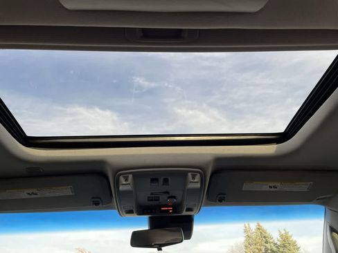 Used 2018 Cadillac Escalade ESV Luxury image 22