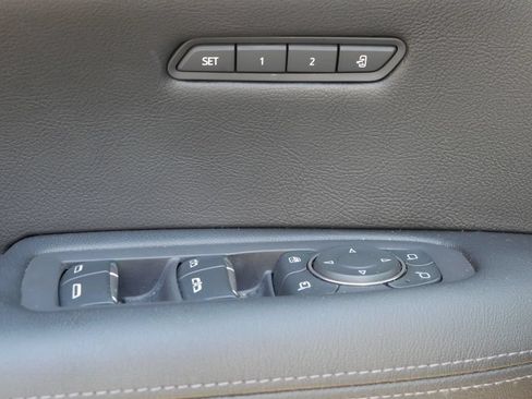 Used 2022 Cadillac XT5 Premium Luxury FWD image 25