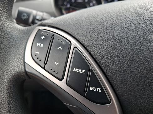 Used 2013 Hyundai Elantra GLS w/ Preferred Pkg FWD image 21