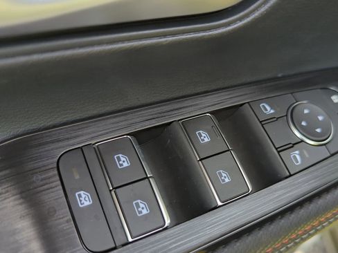 New 2026 Nissan Kicks SR image 25