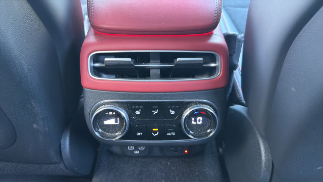 Used 2022 Genesis GV70 3.5T Sport w/ Sport Prestige Package AWD/4WD image 35