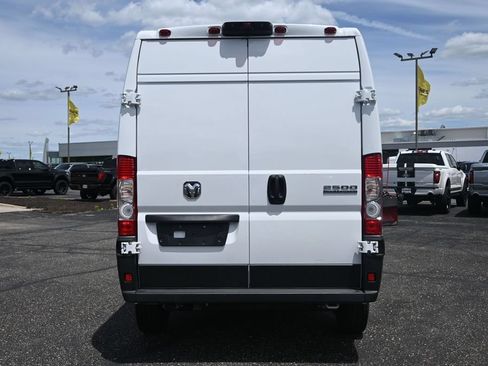 Used 2026 RAM ProMaster 2500 w/ Convenience Group FWD image 8