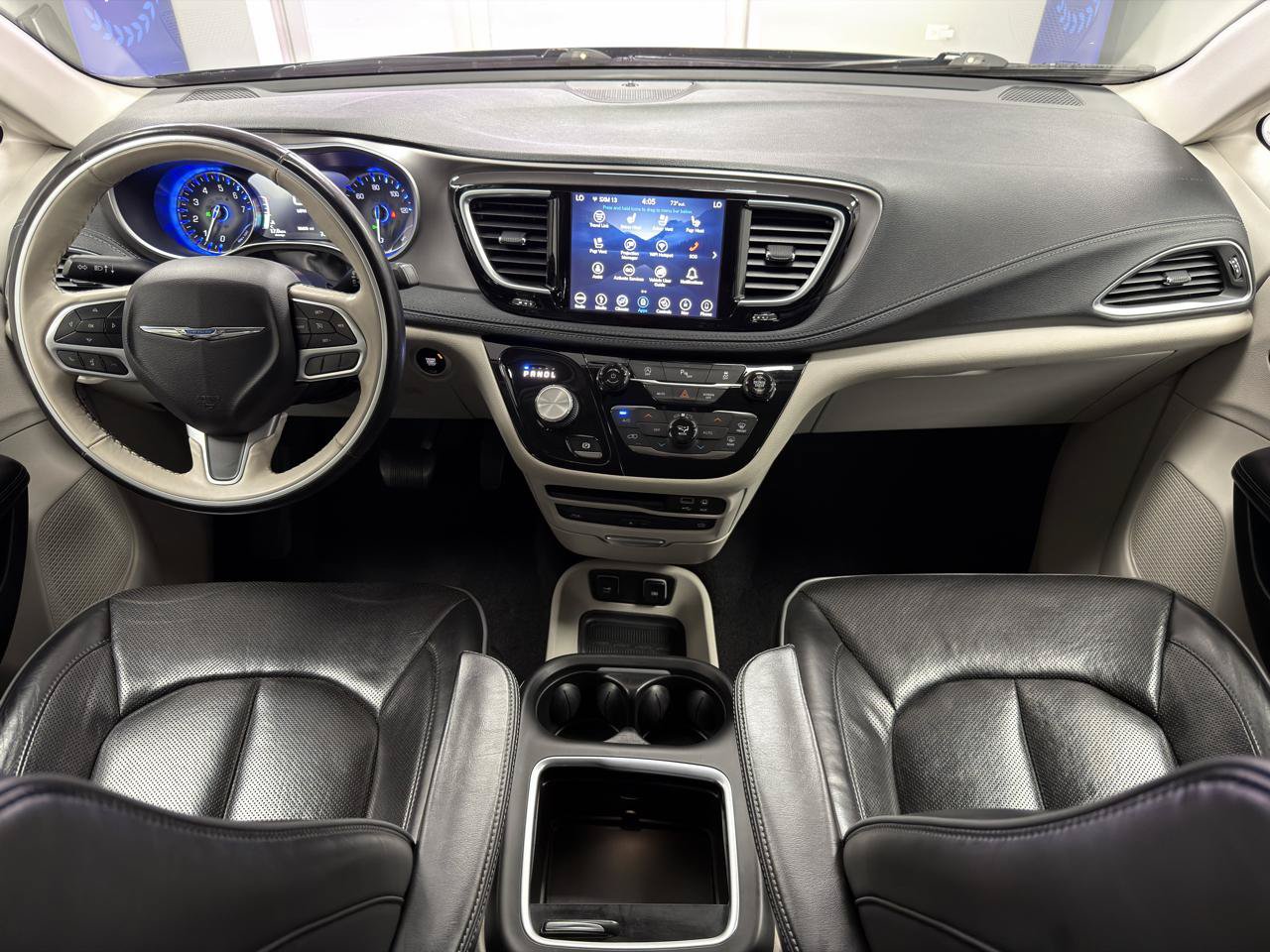 Used 2019 Chrysler Pacifica Limited FWD image 29
