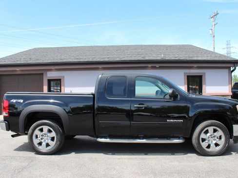 Used 2011 GMC Sierra 1500 SLE w/ Power Tech Package AWD/4WD image 3