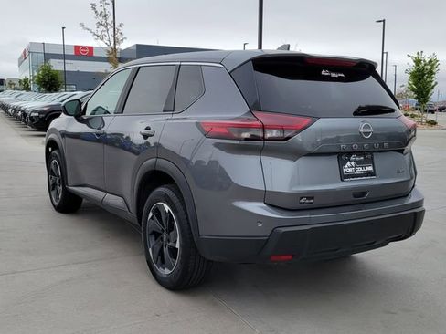 Used 2025 Nissan Rogue SV AWD/4WD image 3