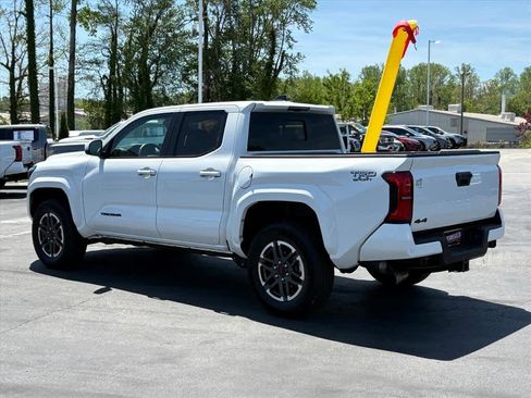 Used 2024 Toyota Tacoma TRD Sport w/ TRD Sport Upgrade Package AWD/4WD image 27