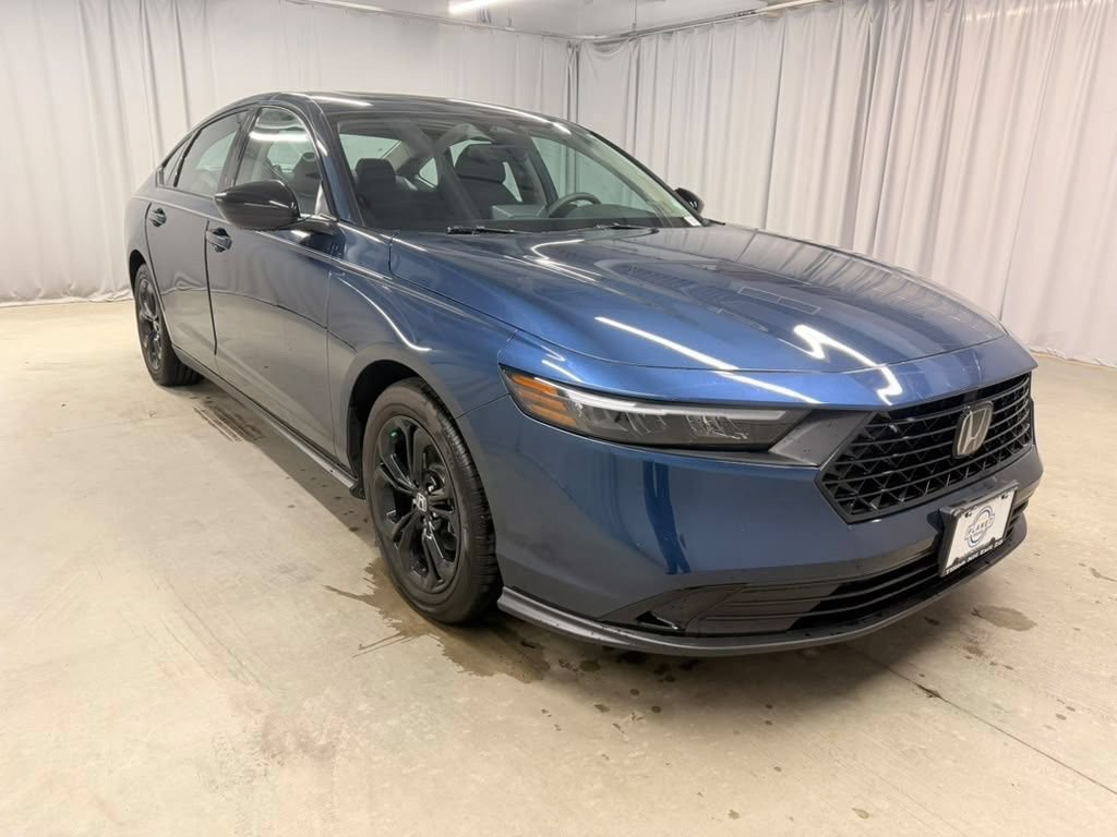 Certified 2025 Honda Accord SE image 2